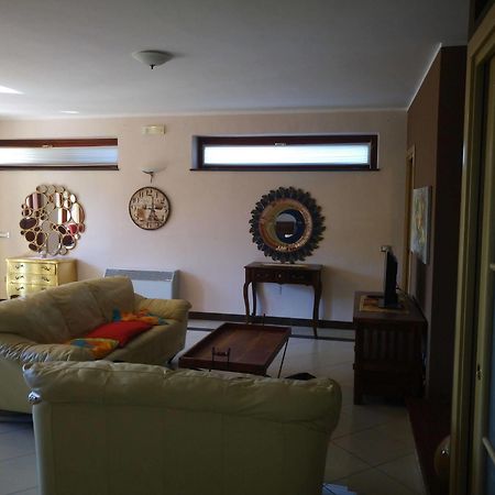 Villa Le Giare Ospitalita Diffusa アジェーロラ エクステリア 写真