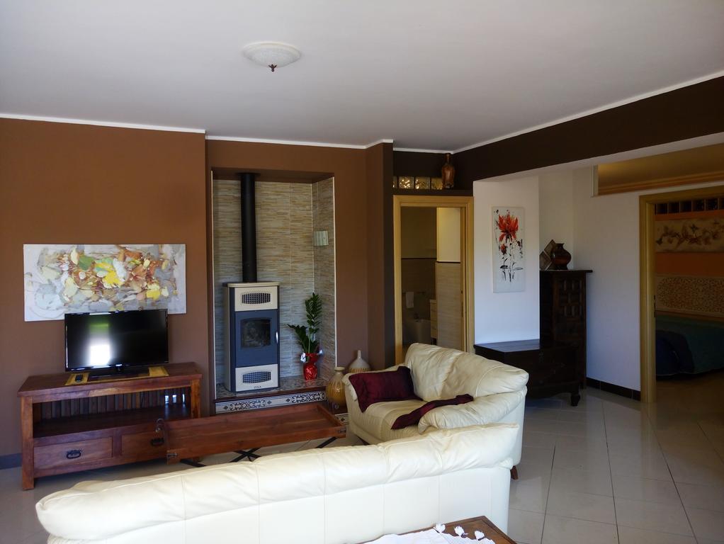 Villa Le Giare Ospitalita Diffusa アジェーロラ エクステリア 写真
