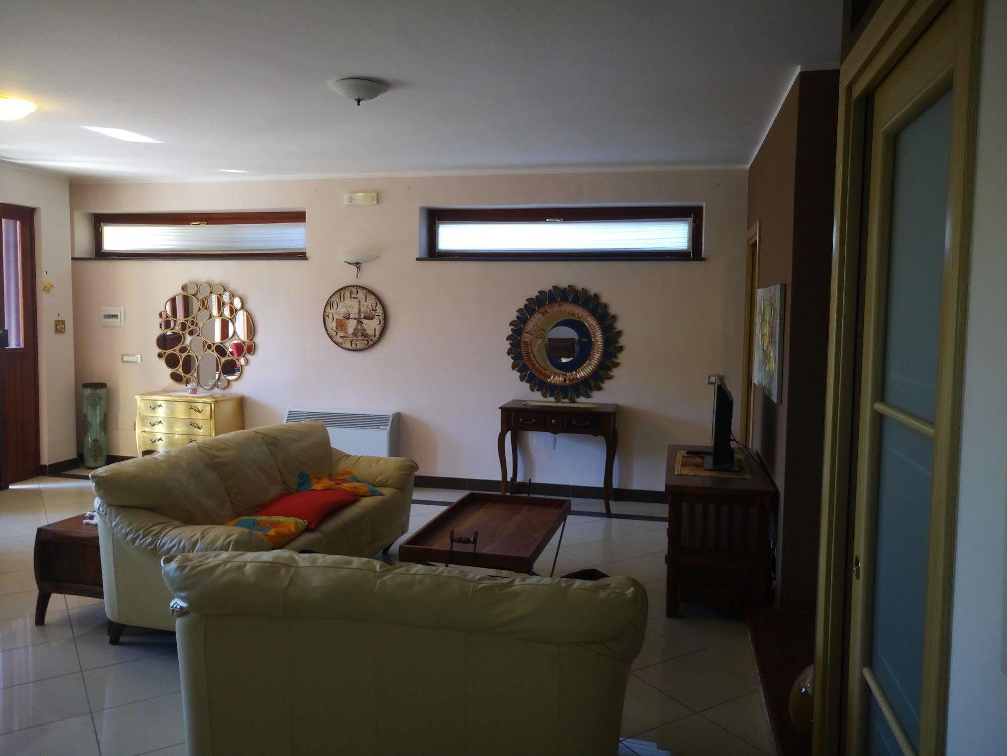 Villa Le Giare Ospitalita Diffusa アジェーロラ エクステリア 写真